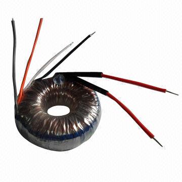 What are the benefits of a toroidal transformer with two wires?